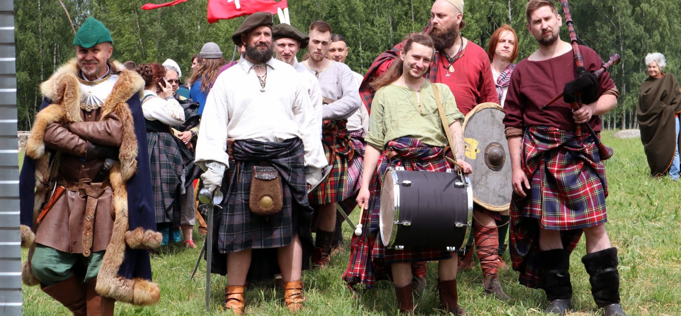 "Above Menka" ("The chivalry all came together"). Photo report